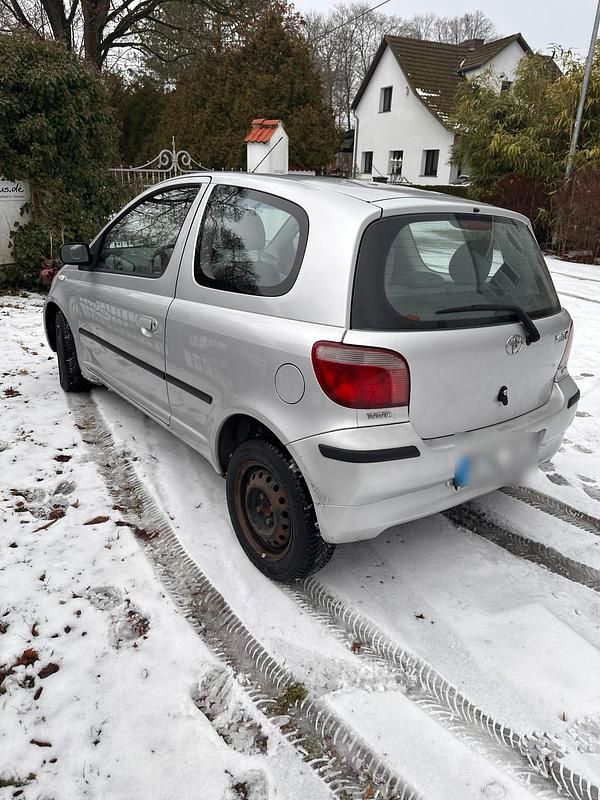 Gebraucht Toyota Yaris Sol 85 PS (62 kW) 2000 Silber Kleinwagen