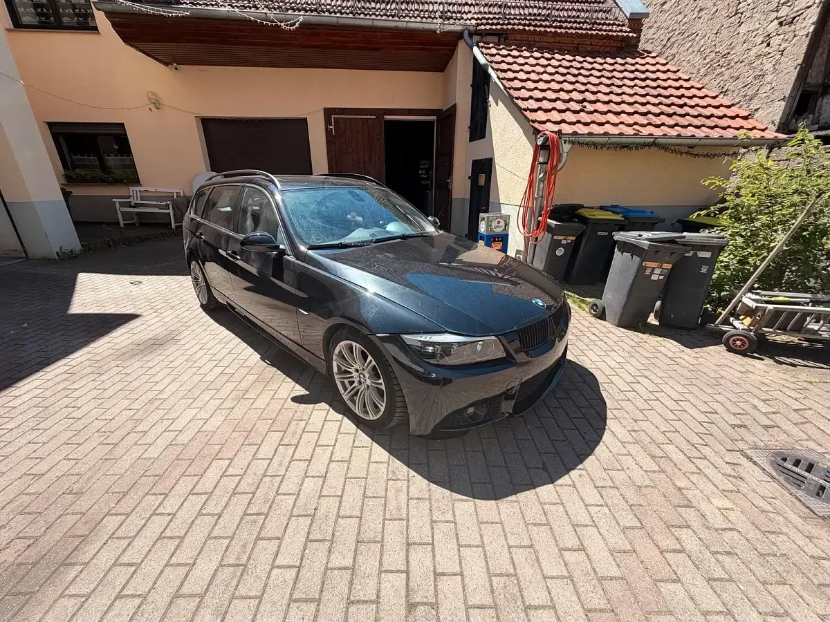 Gebraucht BMW 325 197 PS (144 kW) 2008 Schwarz Kombi