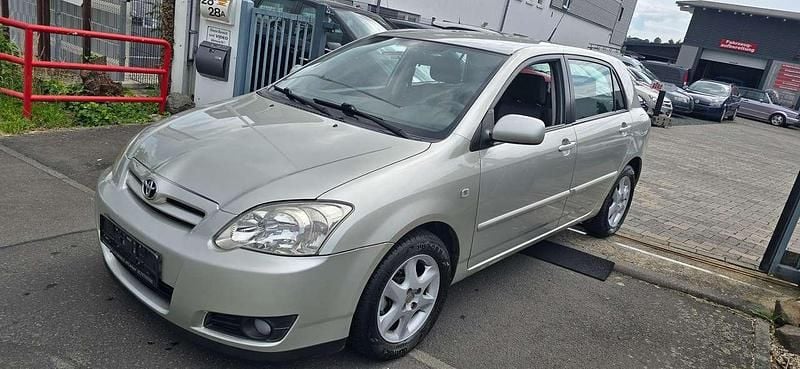 Silver metallic Gebraucht 2007 Toyota Corolla Edition Limousine | 5.700 € (Fairer Preis) - Bild 1/4