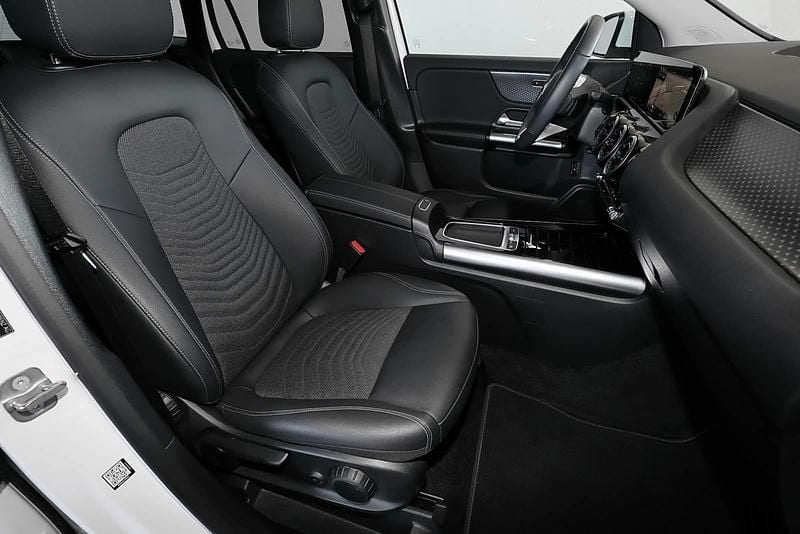 Gebraucht Mercedes GLA180 Progressive 136 PS (100 kW) 2024 Unilack polarweiß SUV