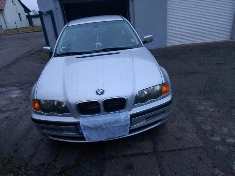 Gebraucht BMW 316 105 PS (77 kW) 2000 Silber Limousine