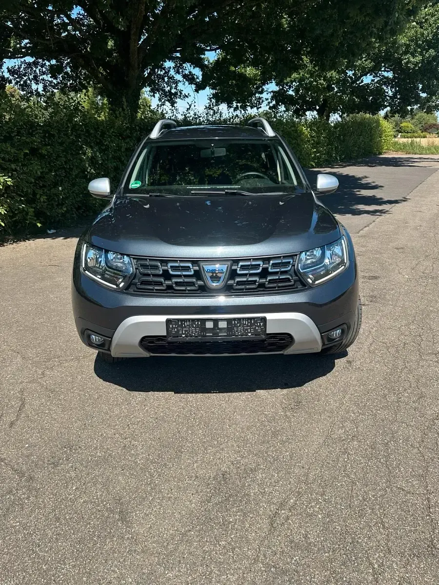 Gebraucht Dacia Duster 122 PS (89 kW) 2019 Grau SUV