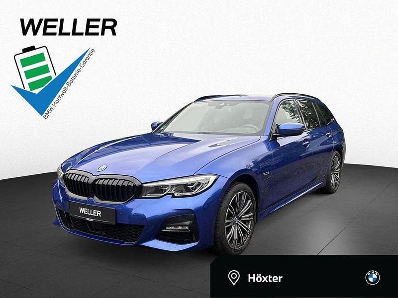 Blau Gebraucht 2022 BMW 330e Shadowline Kombi | 31.910 € (Superpreis) - Bild 1/4