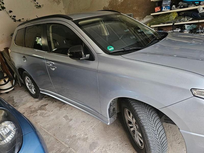 Silber Gebraucht 2013 Mitsubishi Outlander Inform SUV | 10.000 € (Etwas zu teuer) - Bild 1/4