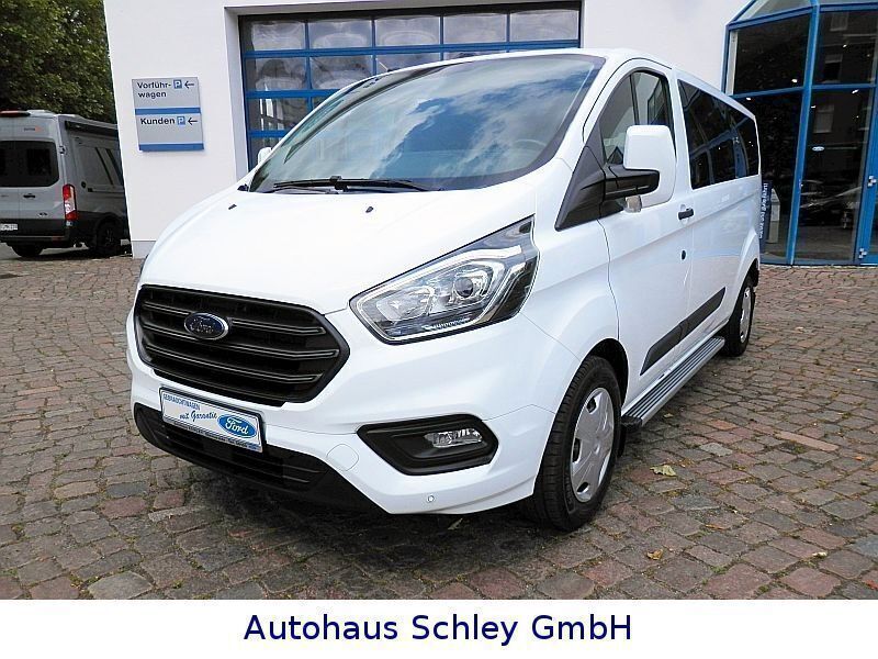 Weiß Gebraucht 2018 Ford Transit Trend Kombi | 25.990 € - Bild 1/4