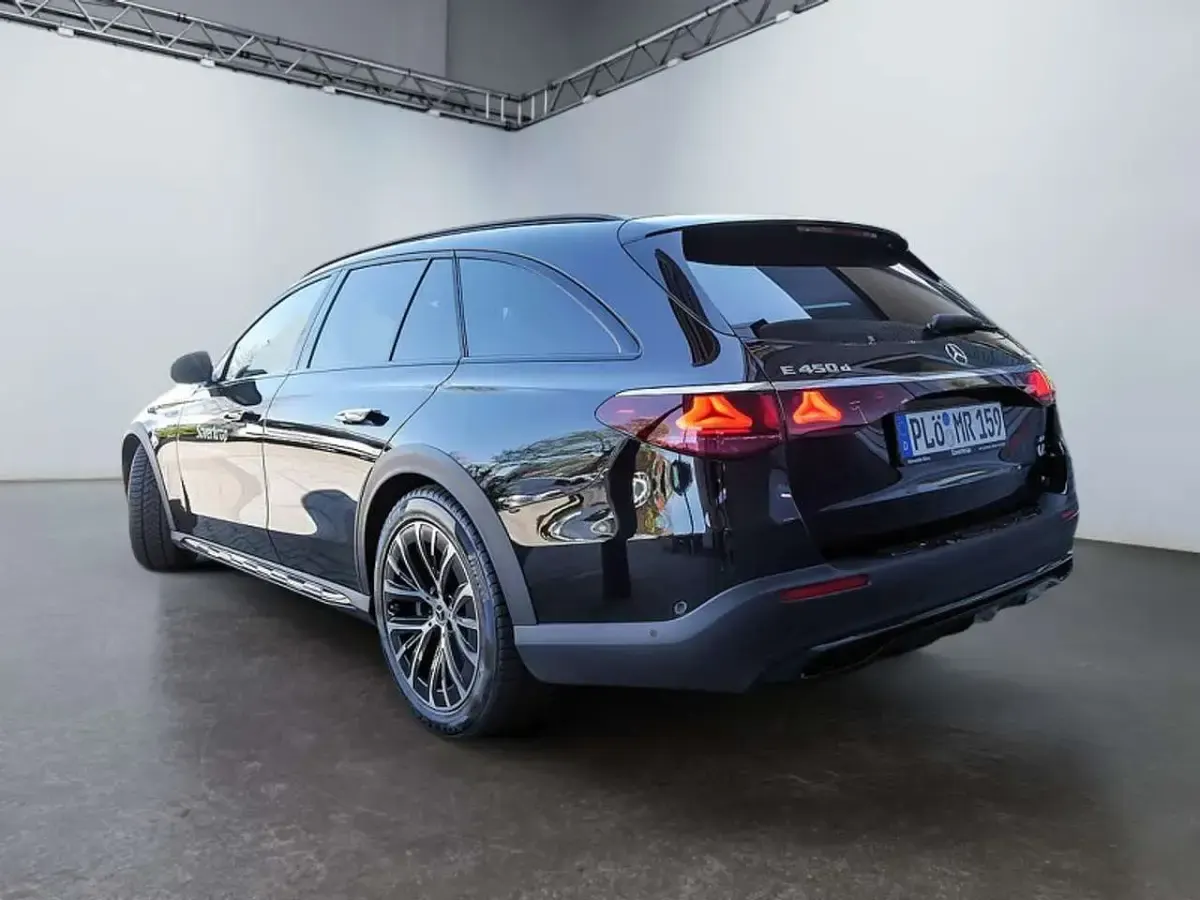 Gebraucht Mercedes E450 Avantgarde 367 PS (269 kW) 2025 Metalliclack obsidianschwarz Kombi