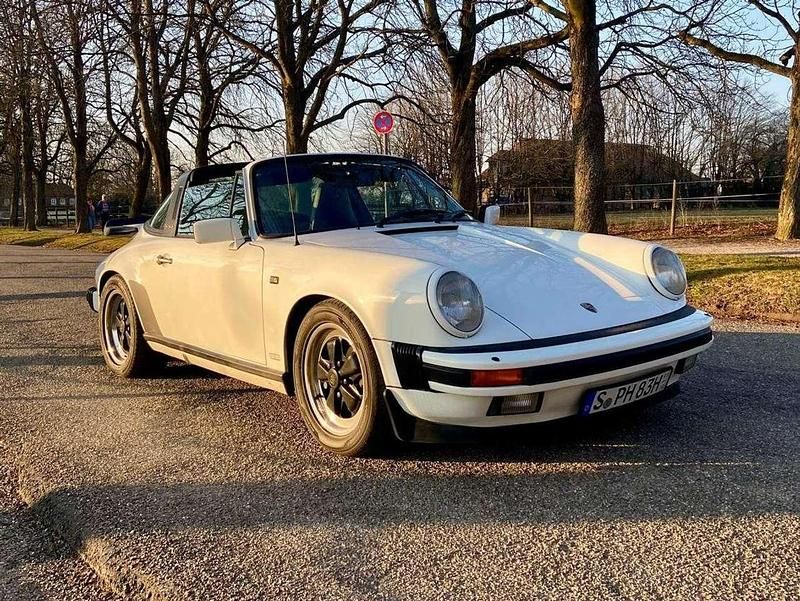 Weiß Gebraucht 1983 Porsche 911 Carrera Coupé | 74.999 € - Bild 1/4