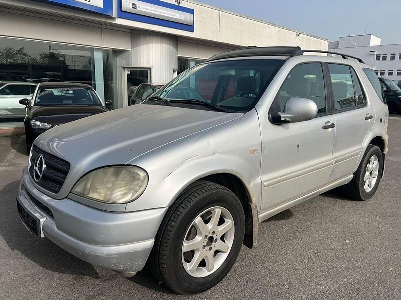 Gebraucht Mercedes ML430 272 PS (200 kW) 1999 Silber SUV