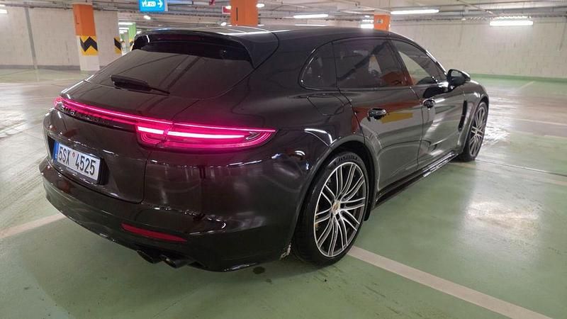 Gebraucht Porsche Panamera 549 PS (403 kW) 2019 Schwarz Limousine