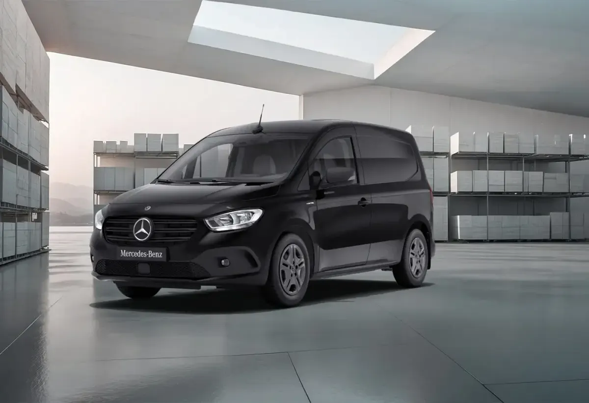 Gebraucht Mercedes eCitan 89 kW (122 PS) 2025 Schwarz Van