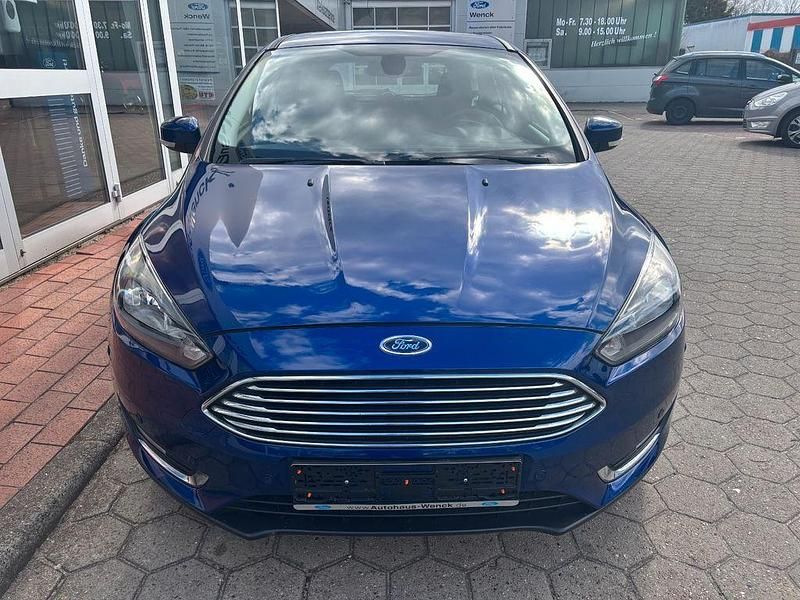 Gebraucht Ford Focus Titanium 182 PS (133 kW) 2015 Blau Limousine