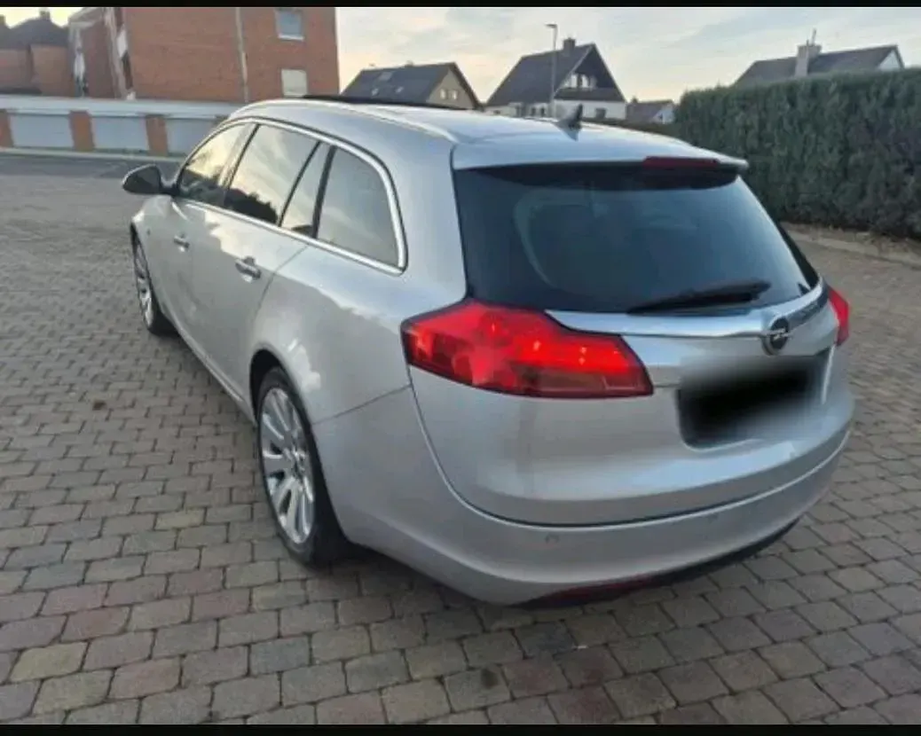 Gebraucht Opel Insignia 160 PS (117 kW) 2013 Silber Kombi