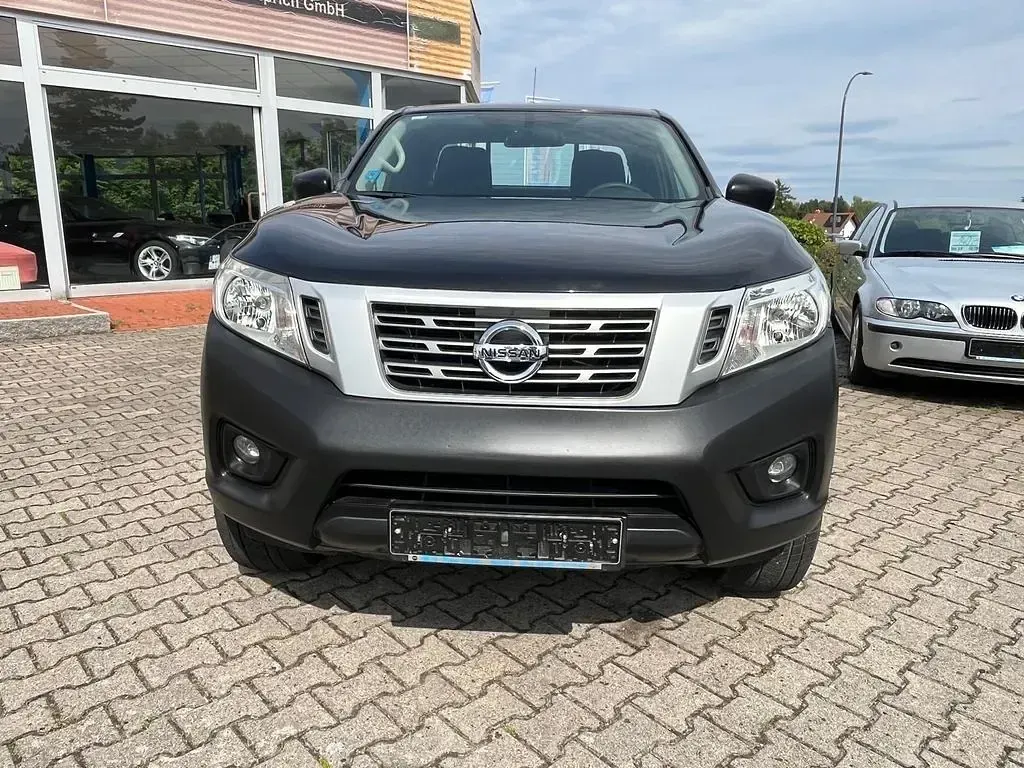 Gebraucht Nissan Navara Visia 163 PS (119 kW) 2016 Schwarz Pickup