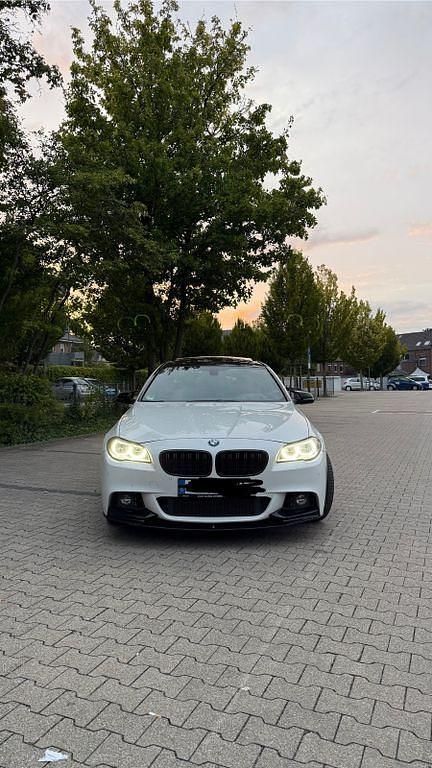 Gebraucht BMW 550 Performance 449 PS (330 kW) 2014 Weiß Limousine