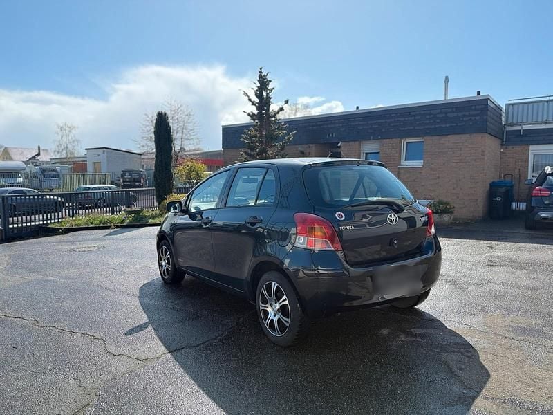 Gebraucht Toyota Yaris 69 PS (50 kW) 2009 Schwarz Kleinwagen