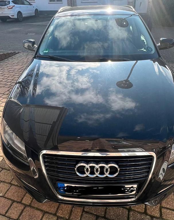 Gebraucht Audi A3 Attraction 105 PS (77 kW) 2011 Schwarz Kleinwagen