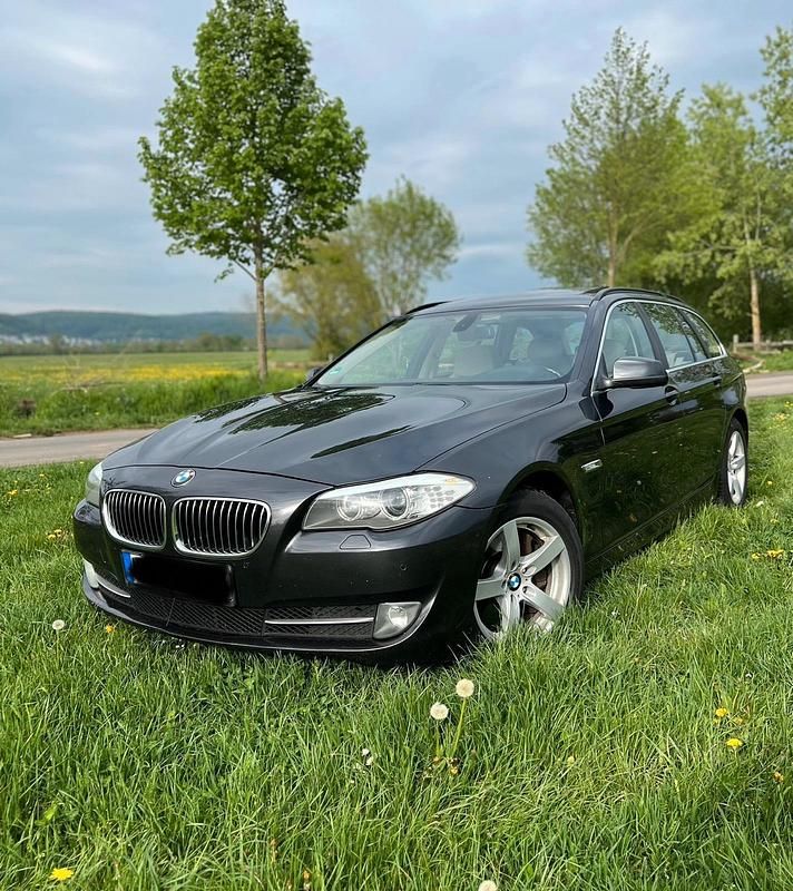Grau Gebraucht 2011 BMW 535 Kombi | 6.500 € (Superpreis) - Bild 1/4