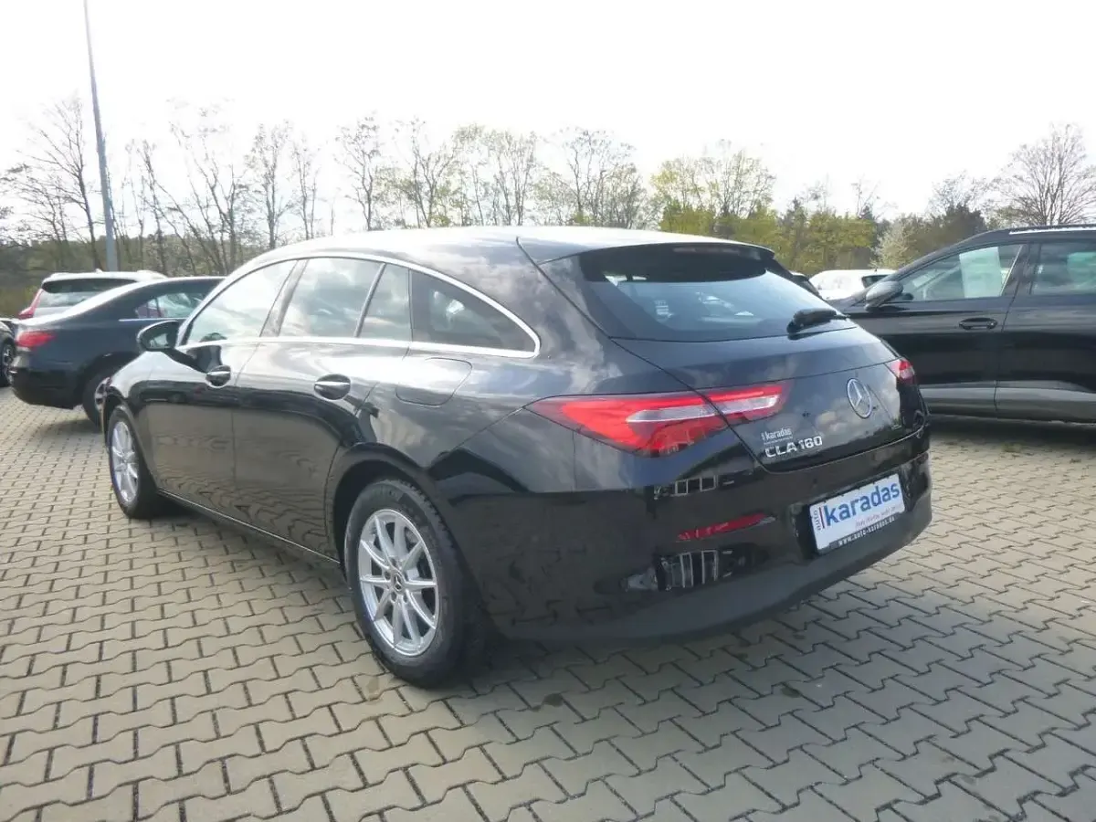 Gebraucht Mercedes CLA180 136 PS (100 kW) 2023 Nachtschwarz Coupé