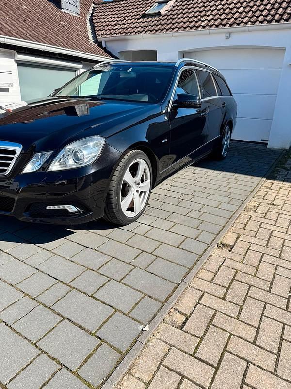 Gebraucht Mercedes 350 231 PS (169 kW) 2010 Schwarz Kombi