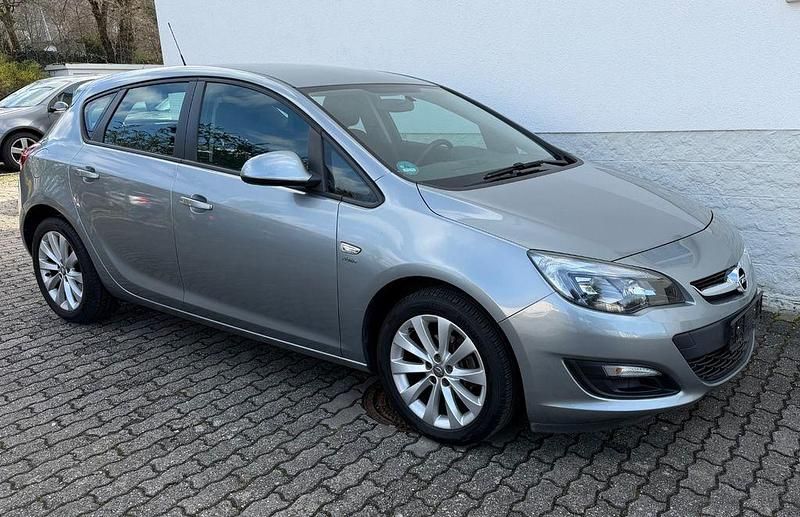 Gebraucht Opel Astra Active 101 PS (74 kW) 2013 Silber Limousine