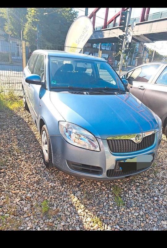 Grau Gebraucht 2007 Skoda Fabia Limousine | 2.700 € (Fairer Preis) - Bild 1/1