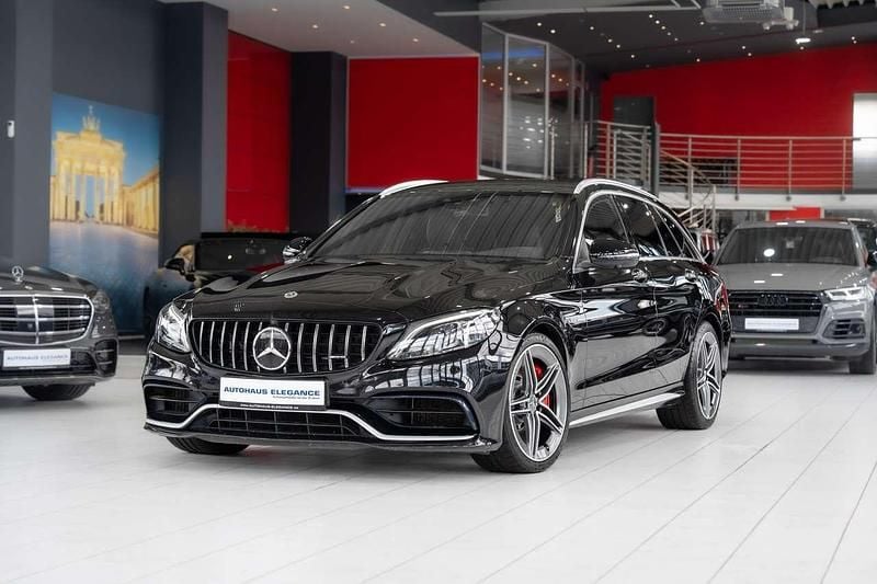 Obsidianschwarz metalliclack Gebraucht 2020 Mercedes C63 AMG AMG Kombi | 50.980 € (Guter Preis) - Bild 1/4