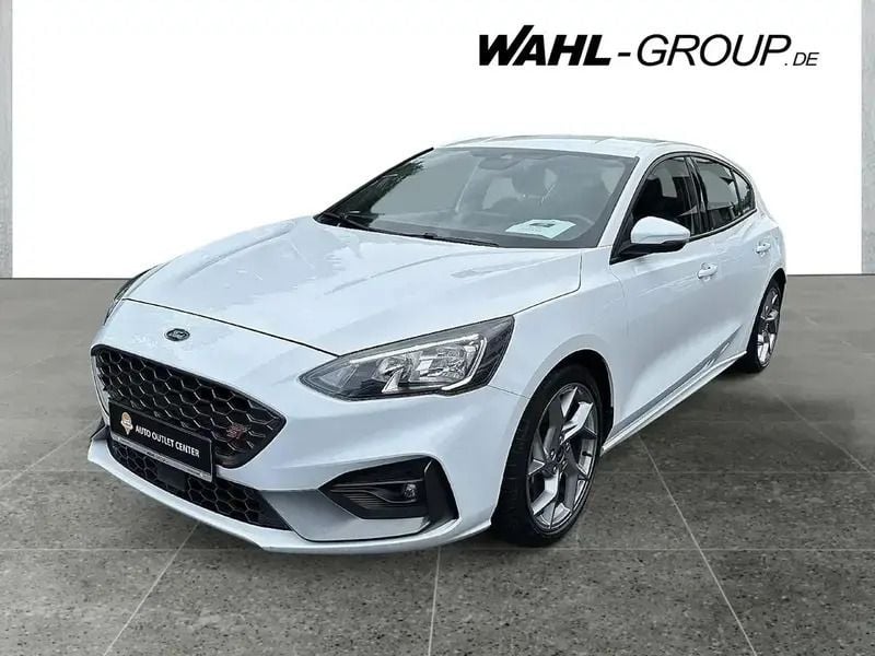 Weiß Gebraucht 2020 Ford Focus ST Limousine | 22.470 € (Guter Preis) - Bild 1/4