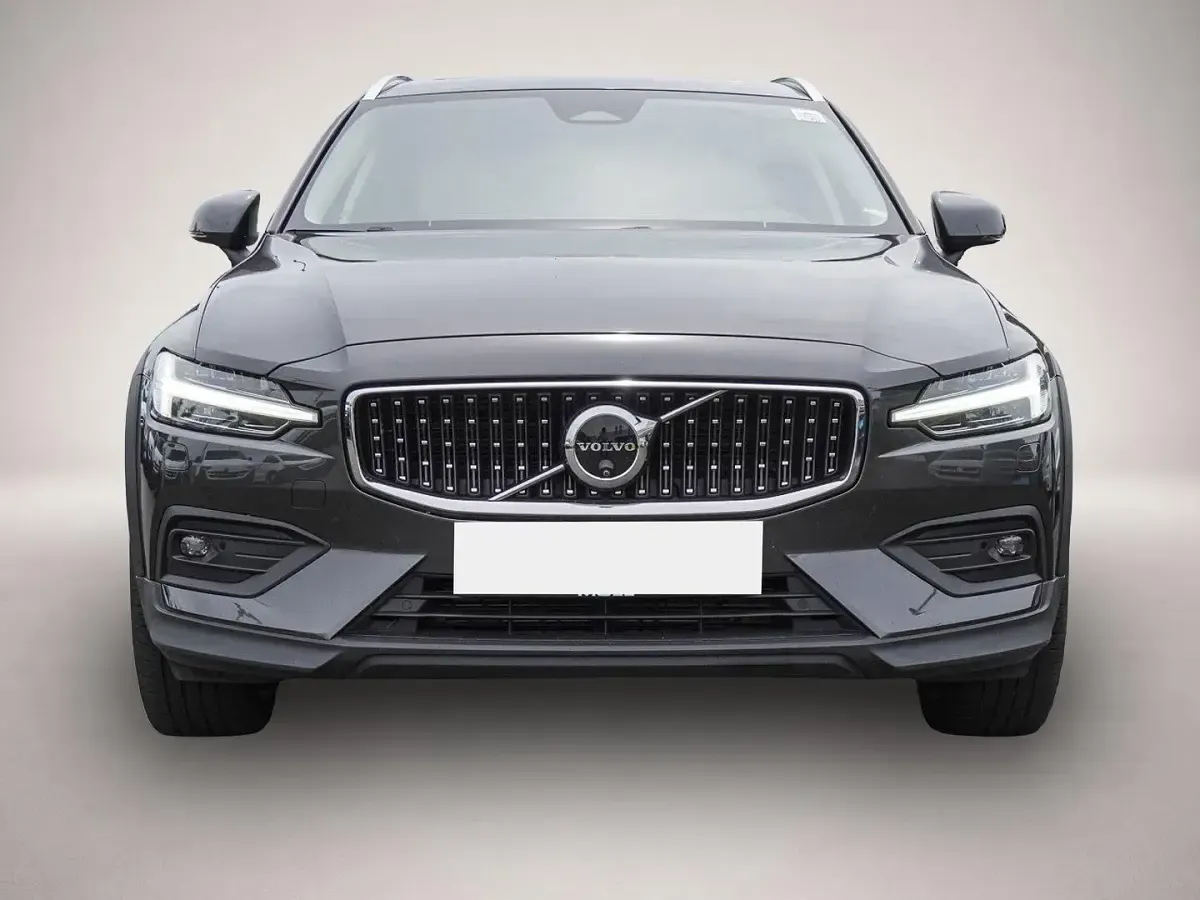 Gebraucht Volvo V60 CC Ultimate 197 PS (144 kW) 2023 Manufacturer Kombi