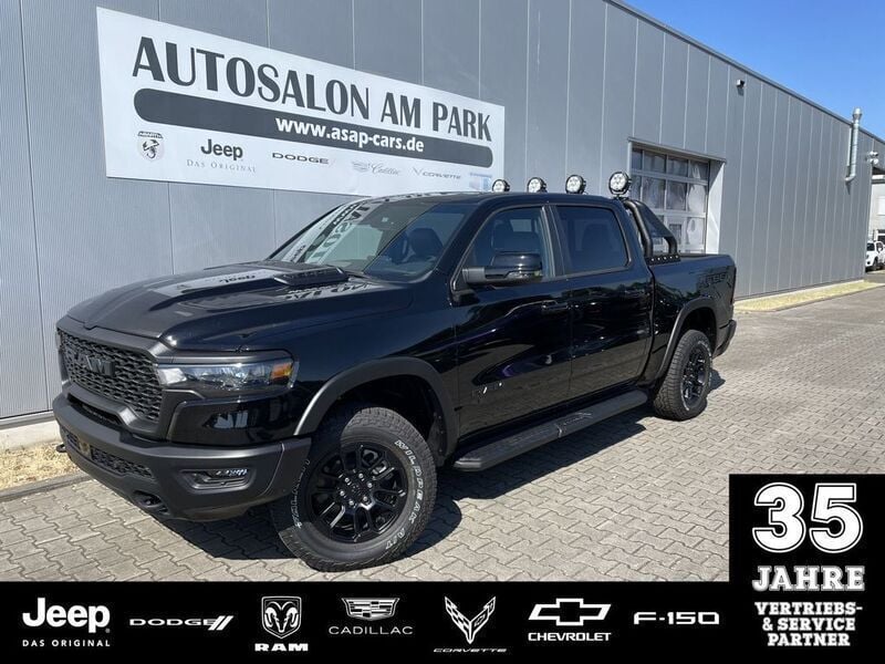Diamond black (perleffekt) Gebraucht 2024 Dodge Ram Abholung | 84.850 € (Teuer) - Bild 1/4