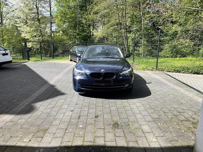 Gebraucht BMW 523 190 PS (139 kW) 2009 Blau Limousine