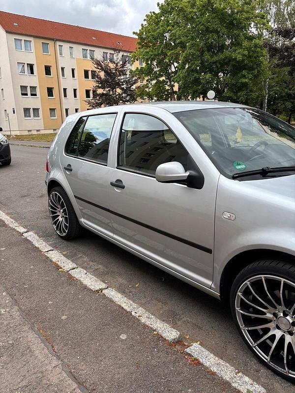 Gebraucht VW Golf IV 101 PS (74 kW) 2003 Silber Kleinwagen