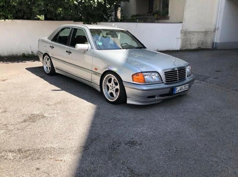 Silber Gebraucht 1997 Mercedes C180 Limousine | 2.599 € (Guter Preis) - Bild 1/4