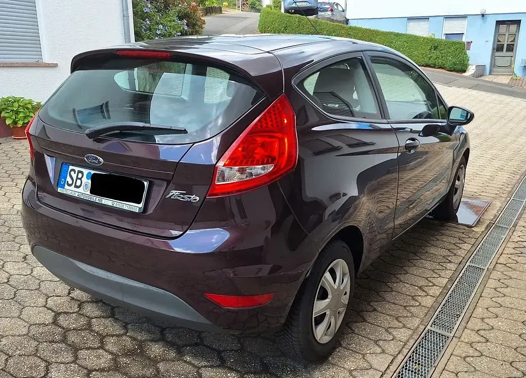 Gebraucht Ford Fiesta Trend 82 PS (60 kW) 2009 Rot Limousine