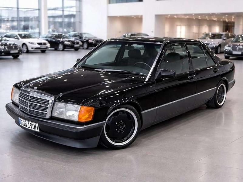 Gebraucht Mercedes 190 118 PS (86 kW) 1990 Schwarz Limousine