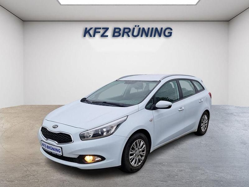 Weiß Gebraucht 2015 Kia Ceed Sportswagon Attract Kombi | 7.290 € (Guter Preis) - Bild 1/4
