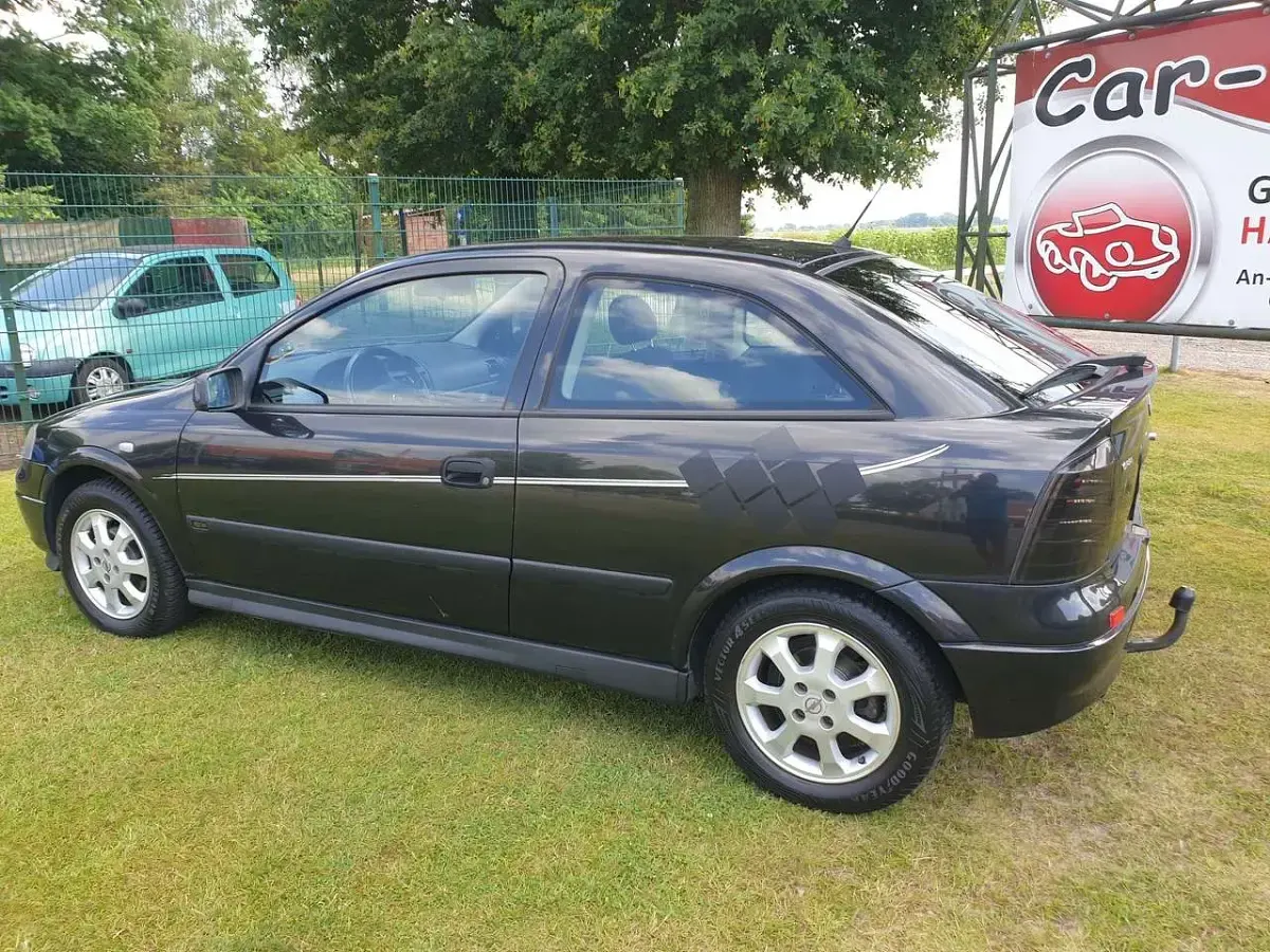 Gebraucht Opel Astra Classic Edition 84 PS (61 kW) 2002 Schwarz Limousine