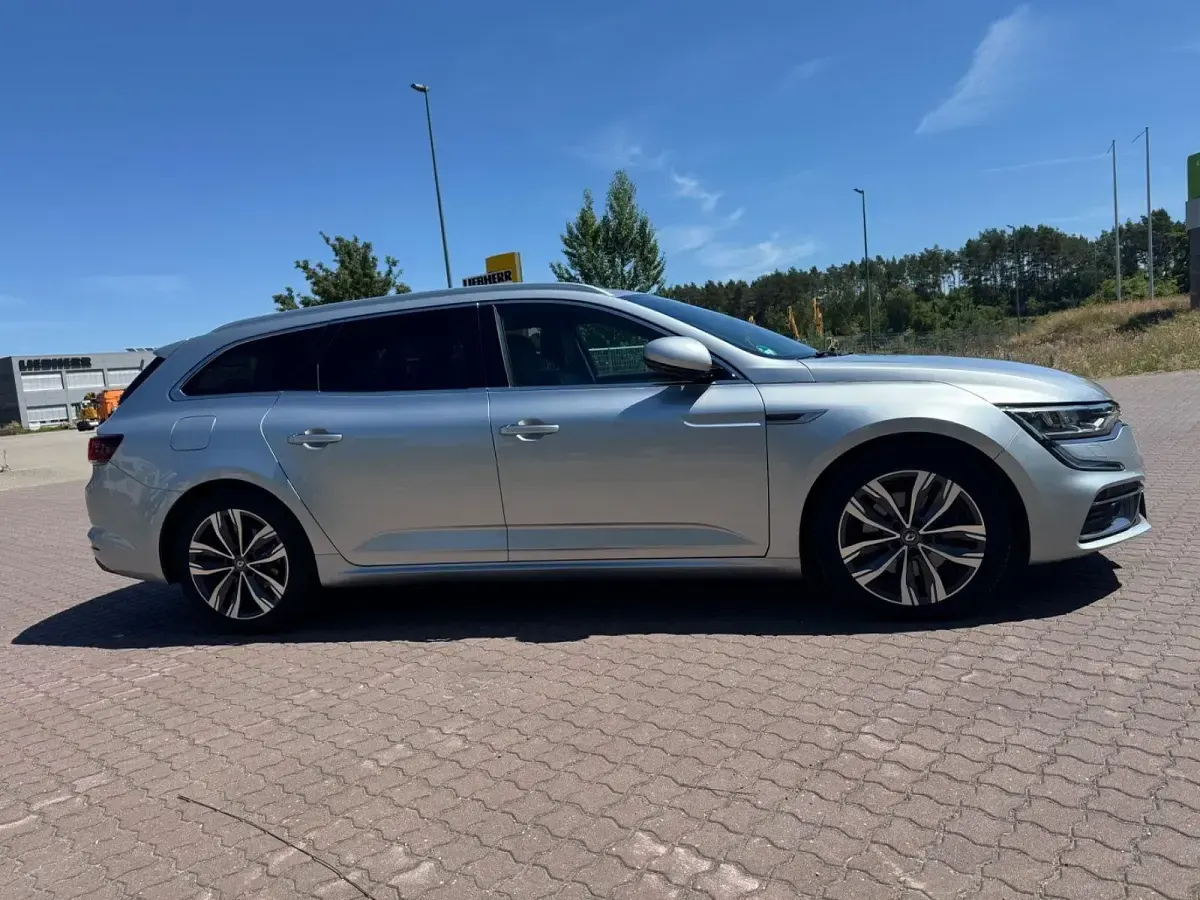 Gebraucht Renault Talisman GrandTour Intens 200 PS (147 kW) 2021 Silber Kombi