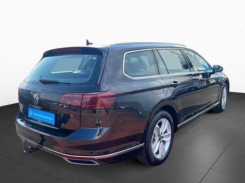 Gebraucht VW Passat Elegance 200 PS (147 kW) 2024 Schwarz Kombi
