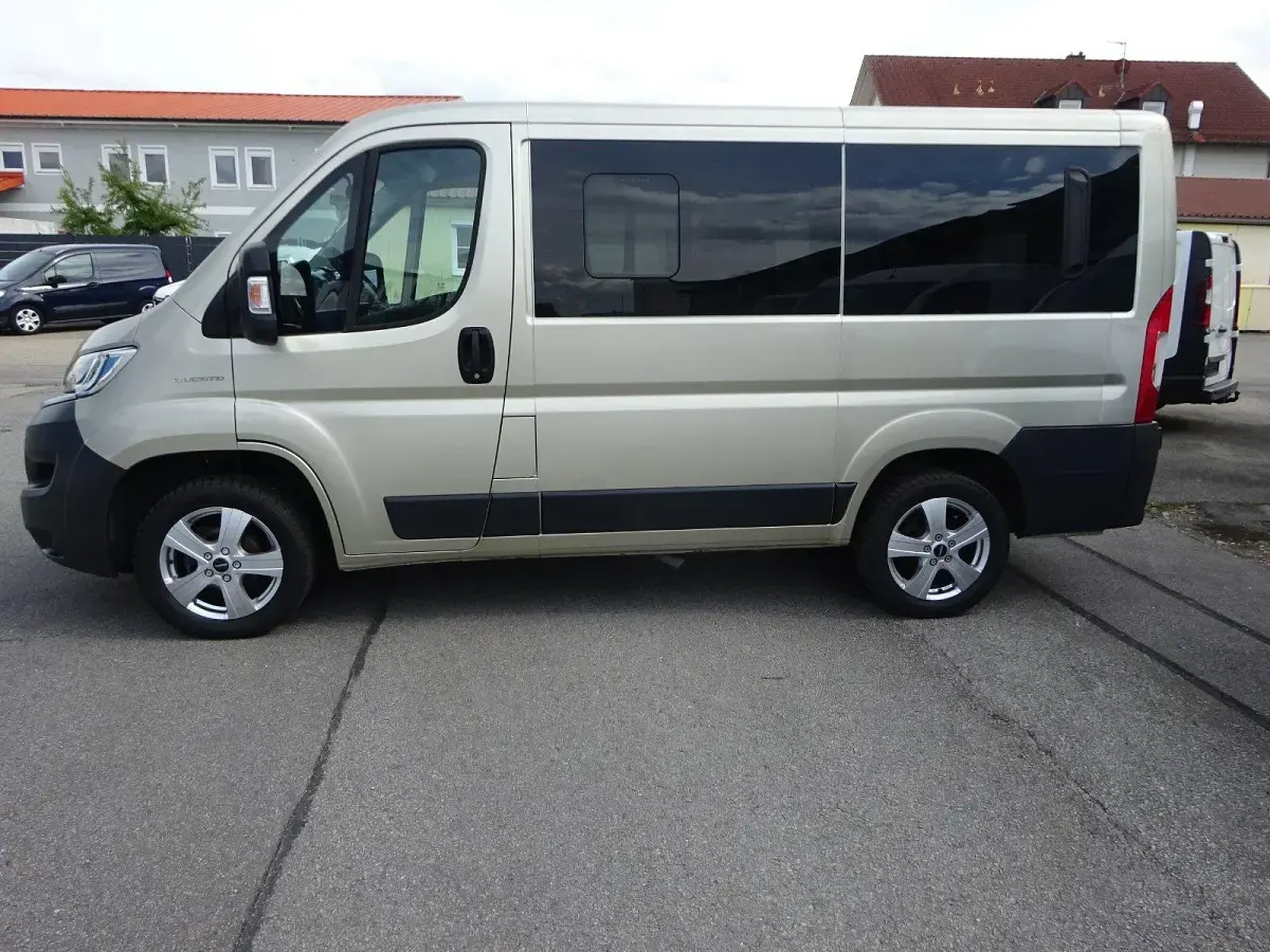 Gebraucht Fiat Ducato 150 PS (110 kW) 2017 Gold Van