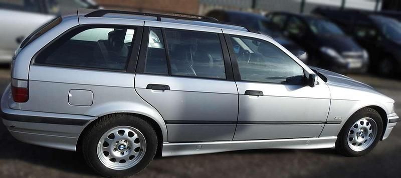 Gebraucht BMW 320 Sport Line 150 PS (110 kW) 1999 Silber Kombi