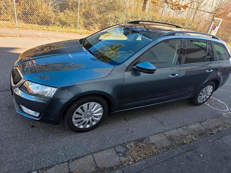 Gebraucht Skoda Octavia 105 PS (77 kW) 2015 Grau Kleinwagen