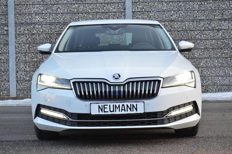 Gebraucht Skoda Superb Style 280 PS (205 kW) 2022 Weiß Limousine