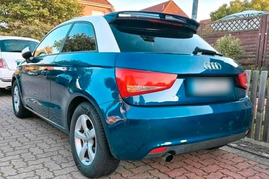 Gebraucht Audi A1 Competition 105 PS (77 kW) 2012 Blau Kleinwagen