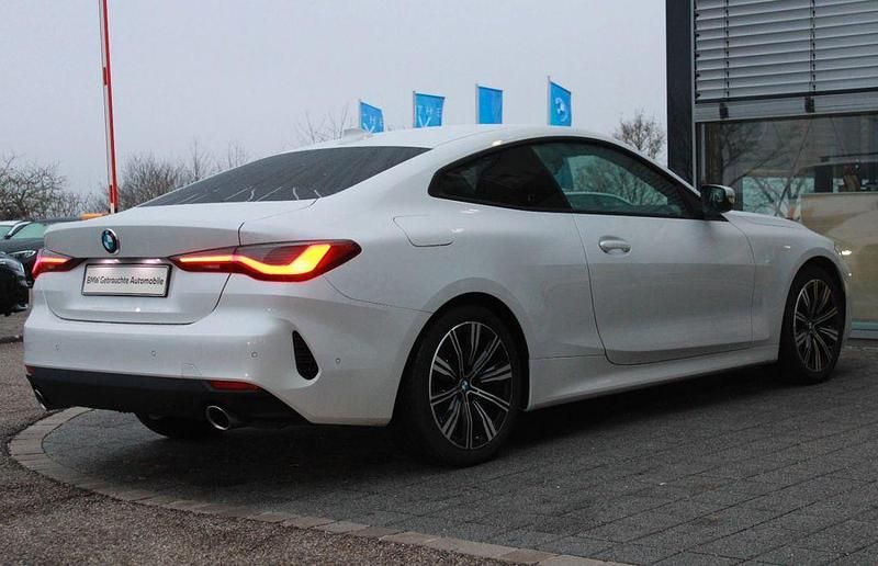 Gebraucht BMW 420 Sport Line 190 PS (139 kW) 2022 Weiß Coupé