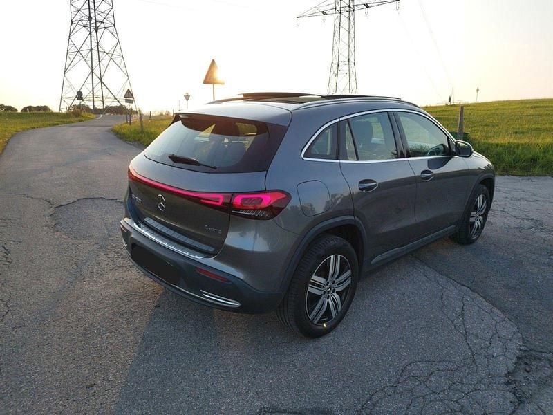 Gebraucht Mercedes EQA300 167 kW (228 PS) 2021 Grau SUV