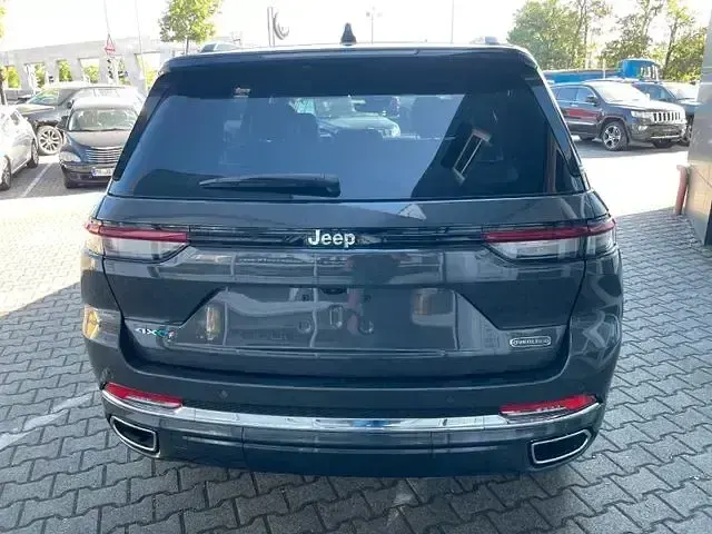 Neu Jeep Grand Cherokee Overland 381 PS (280 kW) 2025 Grau SUV