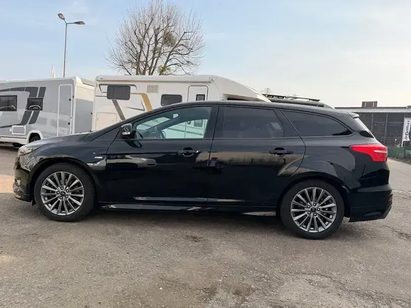 Używany Ford Focus ST-Line 182 KM (133 kW) 2018 Czarny Kombi