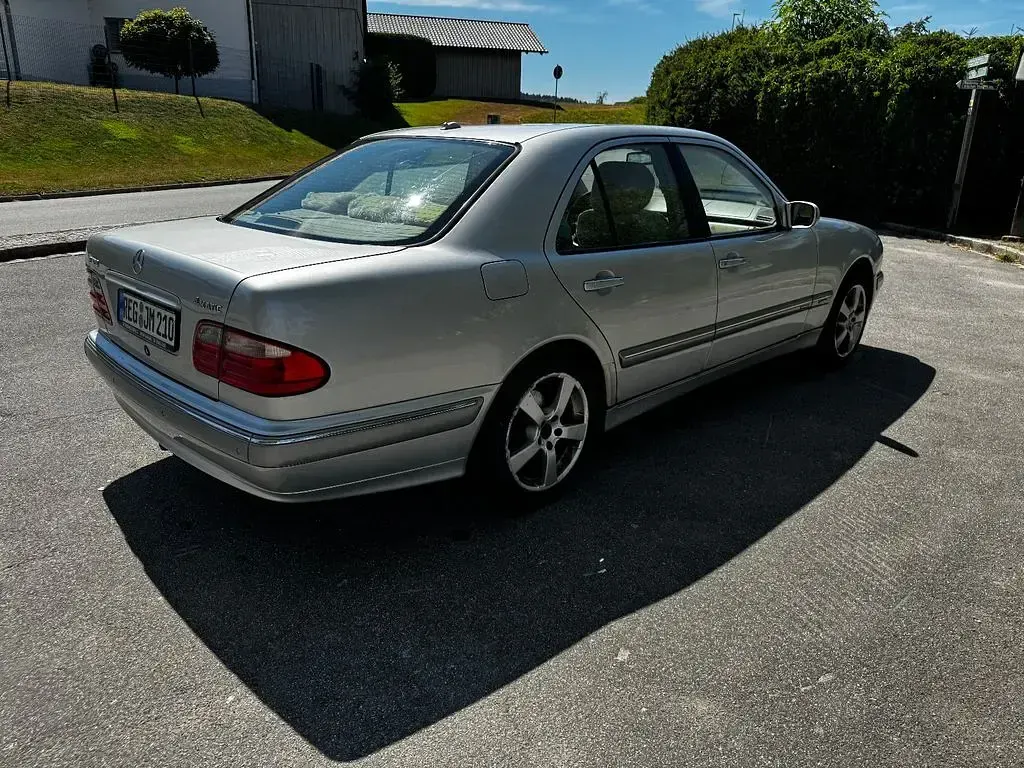Gebraucht Mercedes E320 224 PS (164 kW) 2000 Silber Limousine