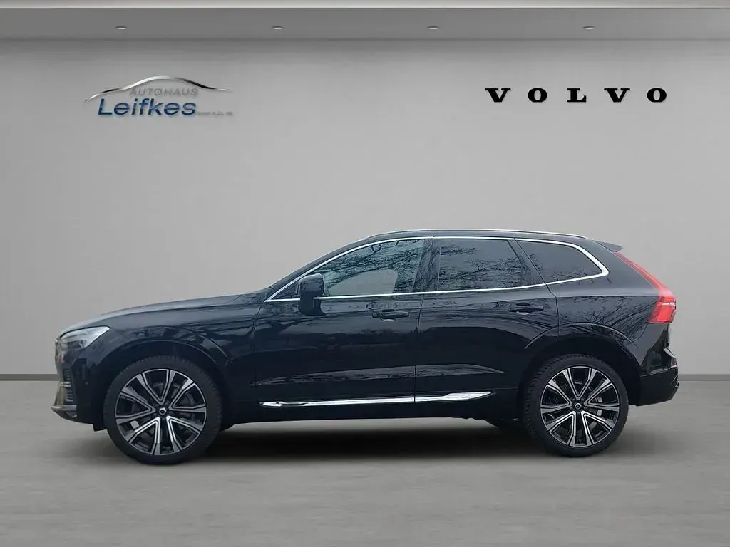 Gebraucht Volvo XC60 Plus 197 PS (144 kW) 2023 Onyx black / metallic SUV