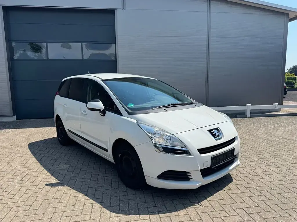 Gebraucht Peugeot 5008 Access 114 PS (83 kW) 2013 Weiß Van / Kleinbus